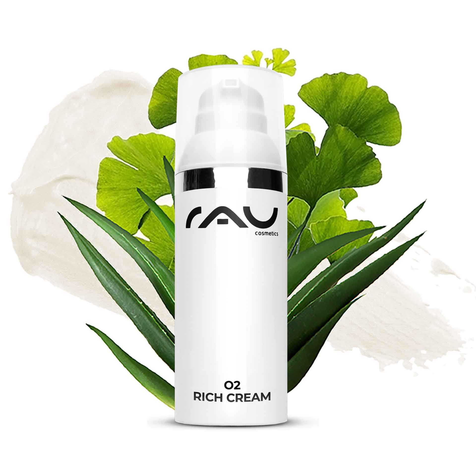 O2 リッチクリーム 50ml 乾燥肌のためのリッチなナイトクリーム。 Flasche der RAU Cosmetics O2 Rich Cream mit Ginkgoblättern und Aloe Vera-Hintergrund, die die Feuchtigkeitsversorgung trockener Haut fördert.