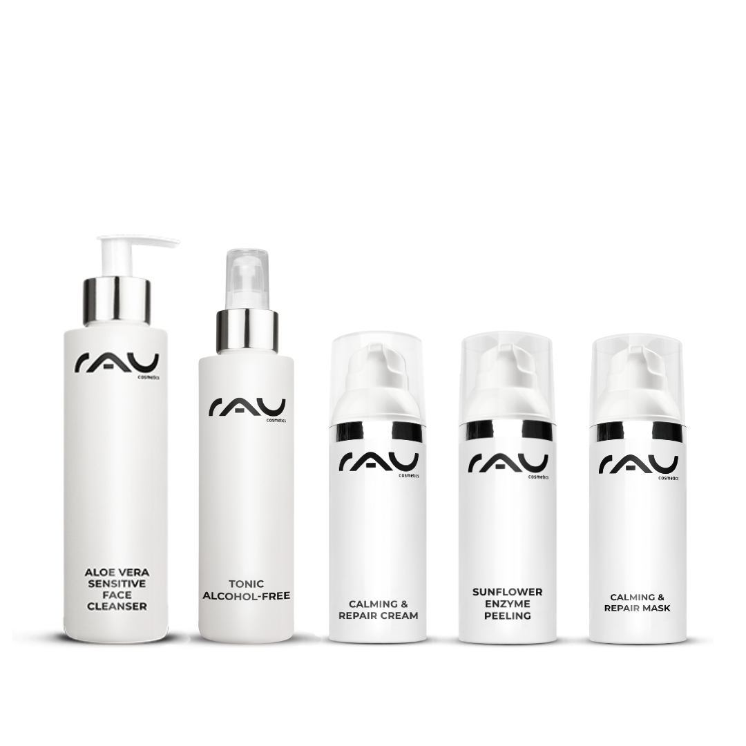敏感肌のためのプロフェッショナル・ケア・ルーチン Profi Pflegeroutine für sensible Haut von RAU Cosmetics, bestehend aus sanfter Reinigungsmilch, alkoholfreiem Tonic, regenerierender Creme, enzymatischem Peeling und beruhigender Gesichtsmaske.