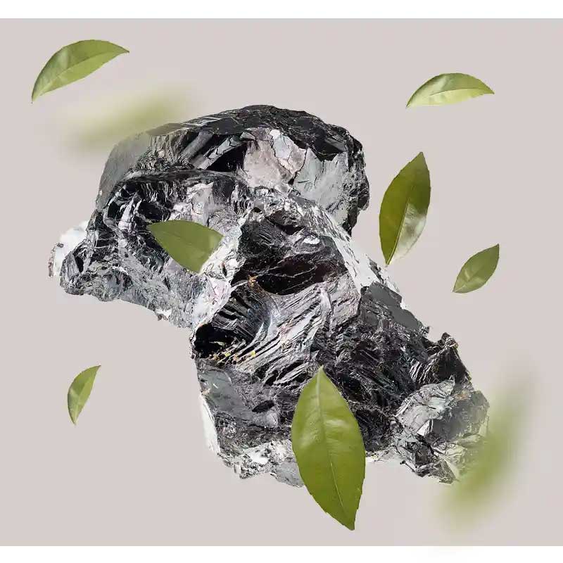 Zink Zinkstück mit grünen Blättern, symbolisiert natürliche Inhaltsstoffe für die BB Cream Perfect Care von RAU Cosmetics.